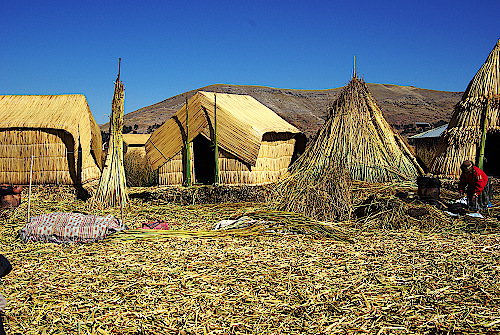 Uros-Inseln-Titicacasee-Peru