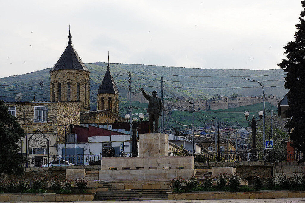 Armenische-Kirche-und-Festung-Naryn-Kala