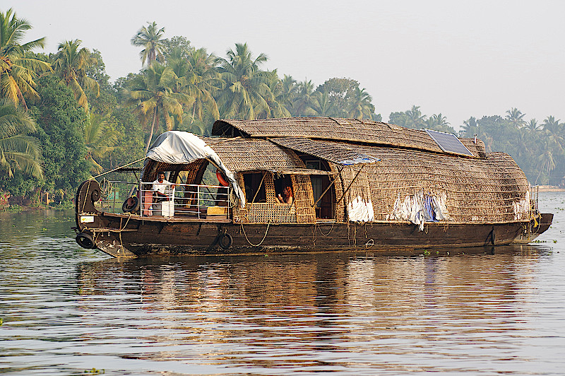 Touristenboot in den Backwaters