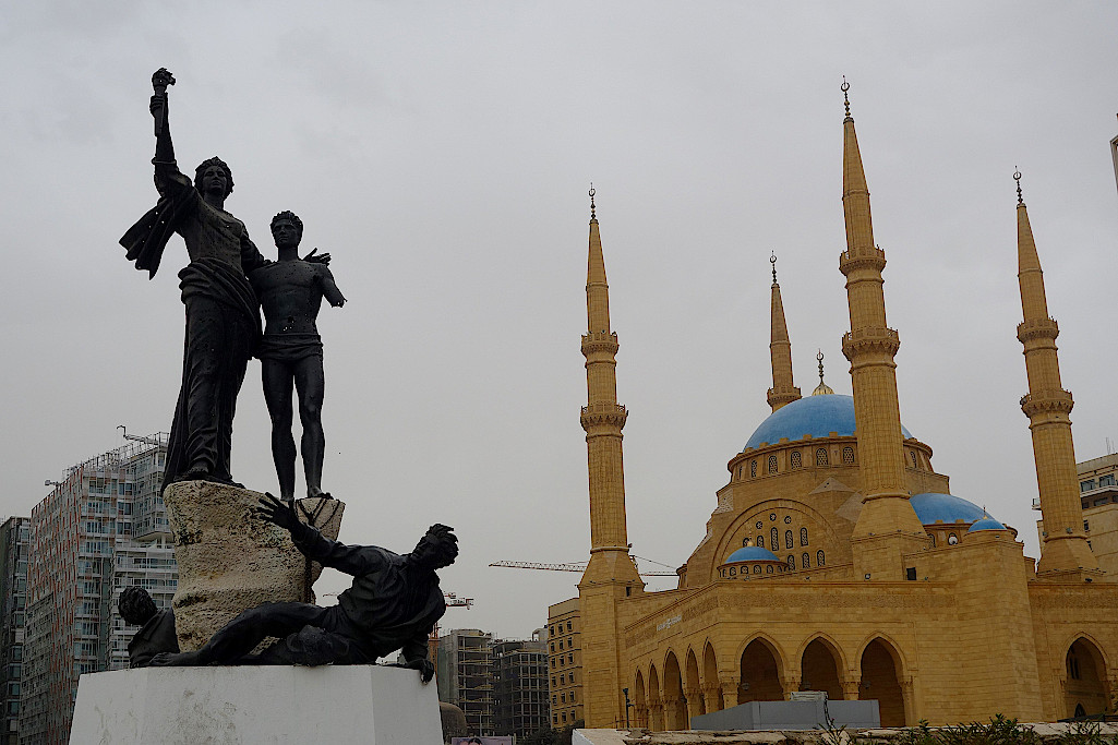 Märtyrer-Denkmal, im Hintergrund die Mohammed-al-Amin-Moschee in Beirut-Libanon