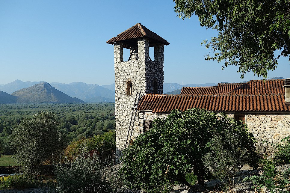 Klosterinsel-im-Skutarisee-in-Montenegro