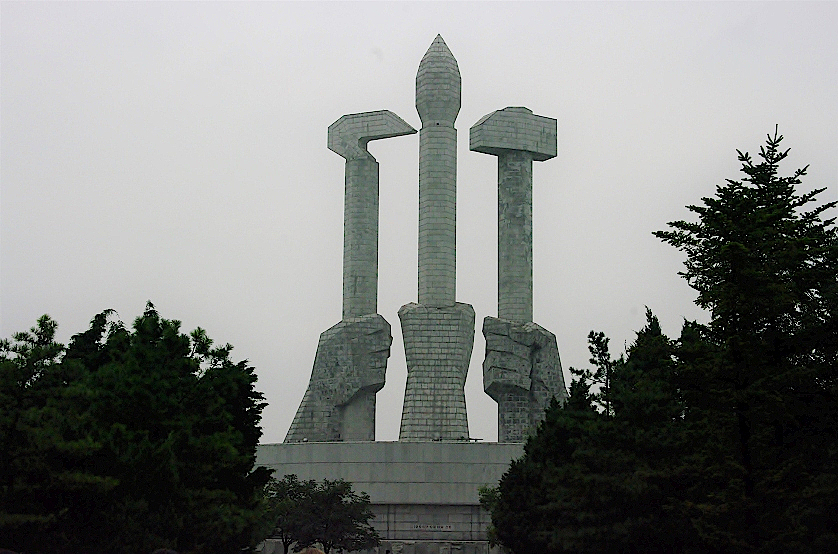 Nordkorea-Monument-der-Gruendung-der-Partei-der-Arbeit