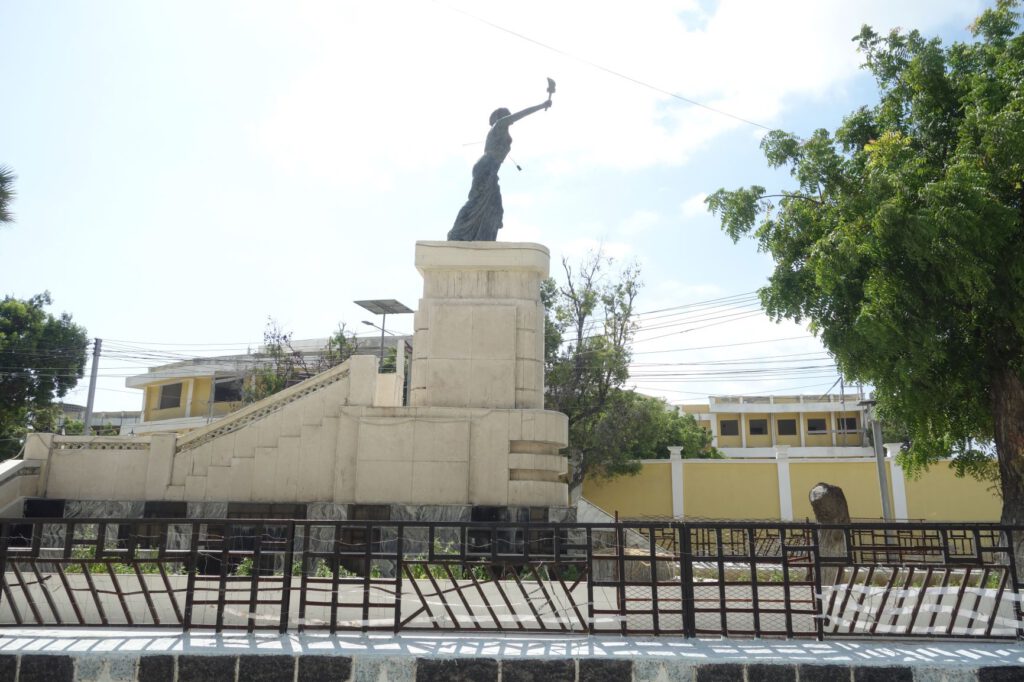 Statue-von-Hawo-Tako-Mogadischu