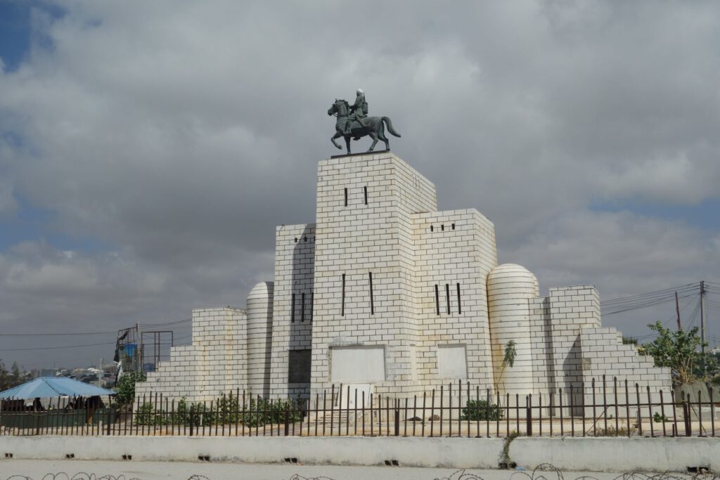 Statue-von-Mohammed-Abdullah-Hassan-Mogadischu 