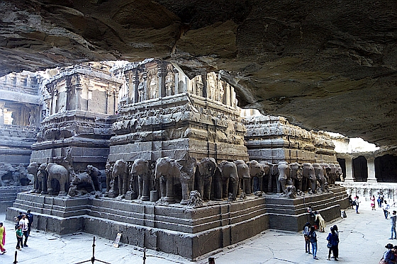Elefantengalerie im Kailasa Tempel