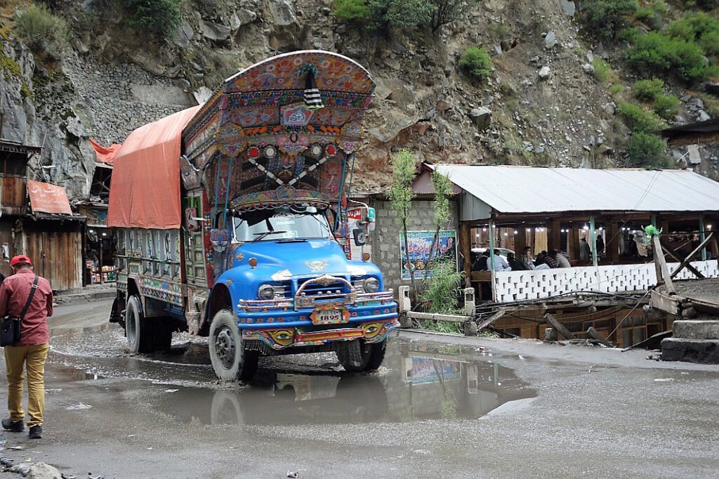 Auf dem Karakorum-Highway