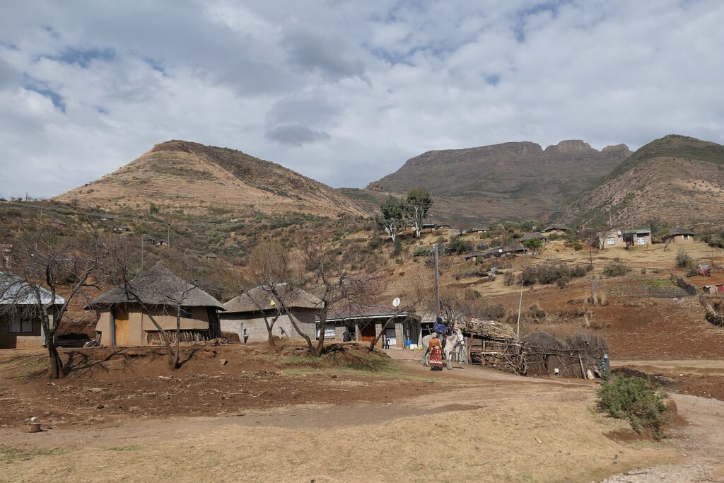 Dorf in den Maloti-Bergen in Lesotho