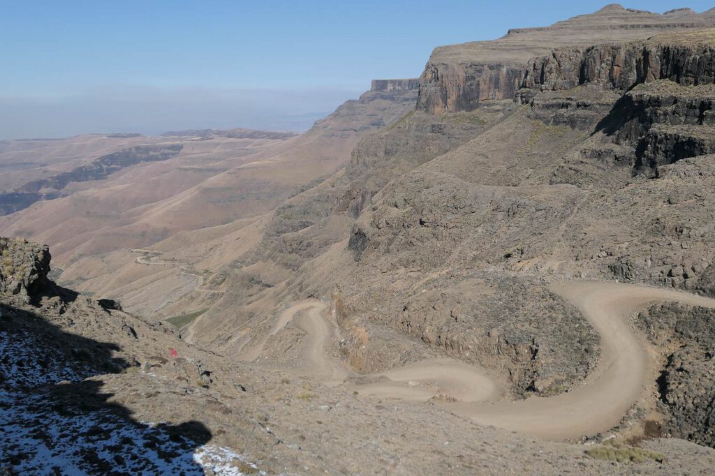 Kurvenreicher Sani-Pass, Drakensberge