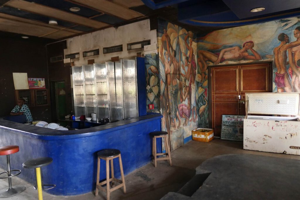 Mobutus ehemaliges Luxushotel in Gbadolite