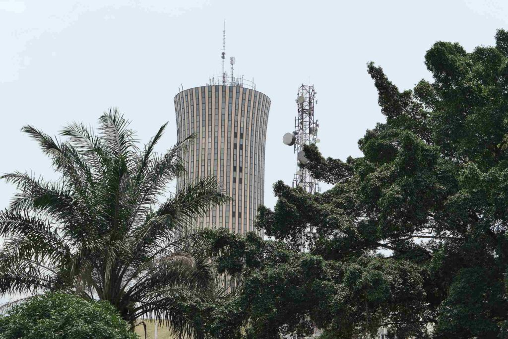 Das höchste Gebäude Zentralafrikas, der Nabemba-Turm 
