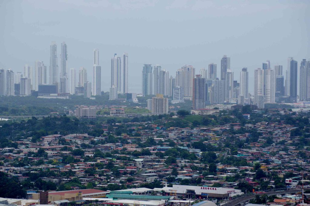 Blick vom Bahai-Tempel auf Panama City
